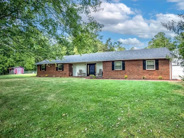 451 Irwin Rd, Olive Hill, KY 41164
