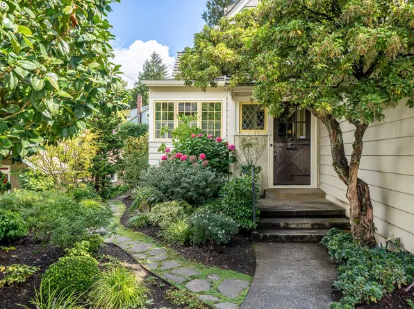 2754 SW Old Orchard Rd, Portland, OR 97201