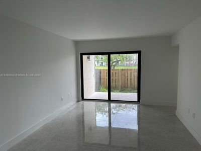 9425 Fontainebleau Blvd APT 109, Miami, FL, 33172