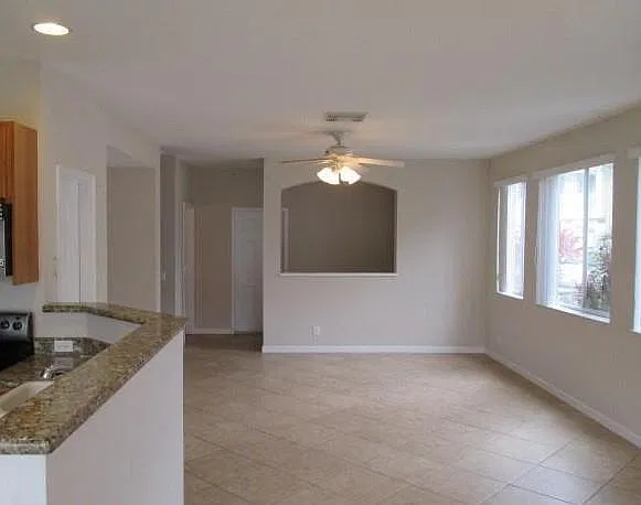 3 bed, 2.5 bath, 1482 sqft, $2,300 — Photo 2