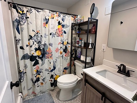 5th image of 80 Edgelawn Ave APT 1