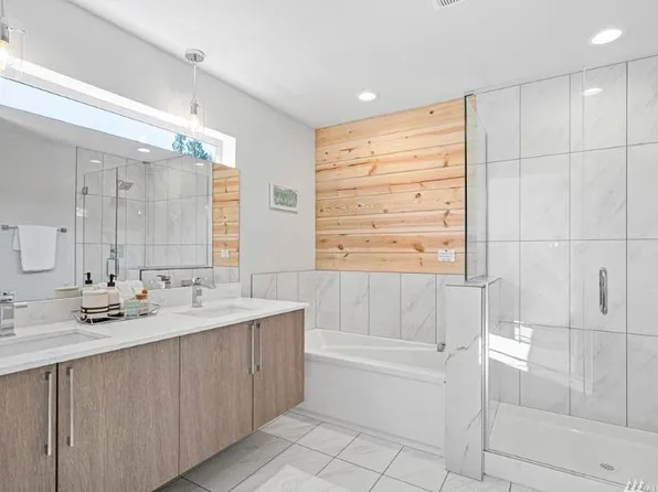 19305 7th Ave W, Lynnwood, WA