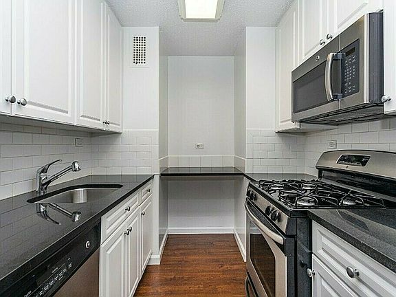 3rd image of 175 W 87th St APT 14B