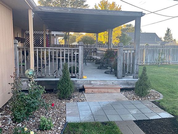 4th image of 806 Idlewild Dr