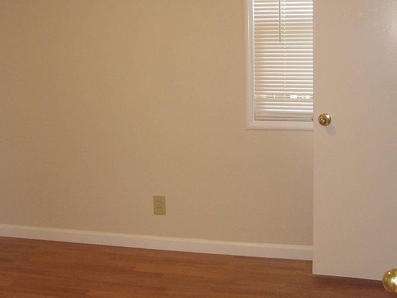 5th image of 111 Westwood St