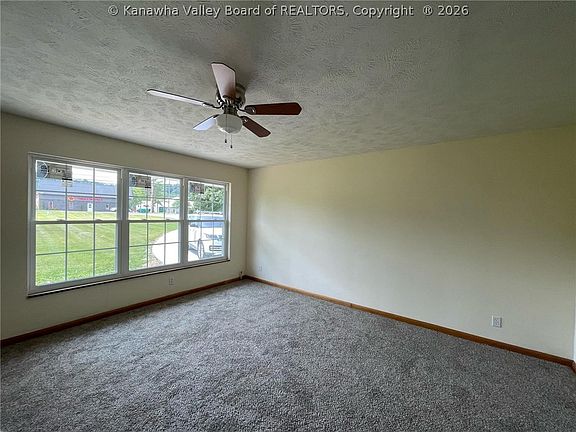 4th image of 3670 Teays Valley Rd
