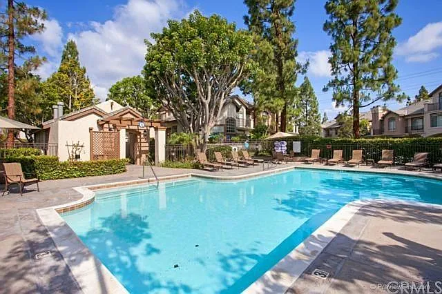 Montara Dr — Photo 19