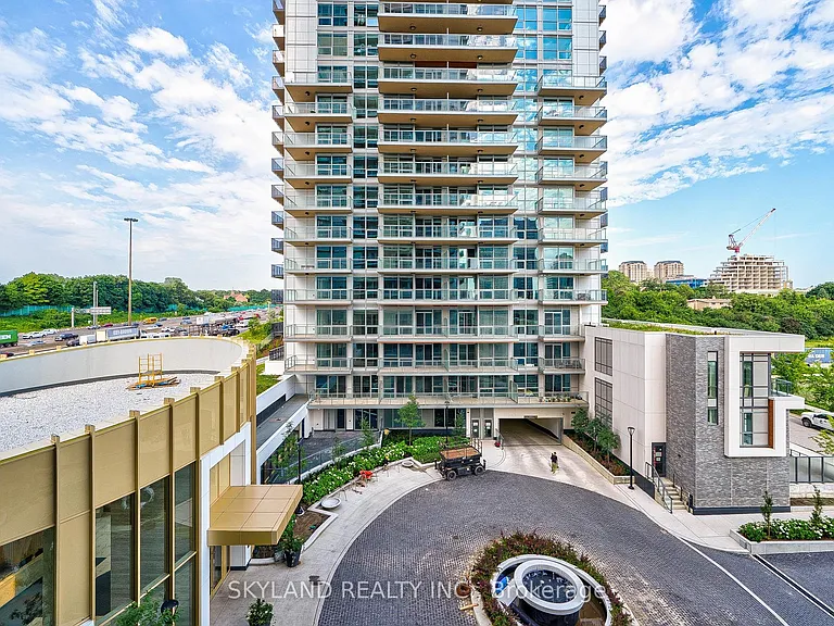 27 McMahon Dr #608 — Photo 32