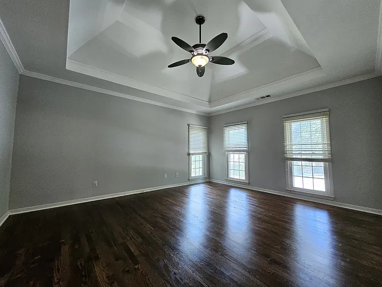 450 Eastbourne Way — Photo 13