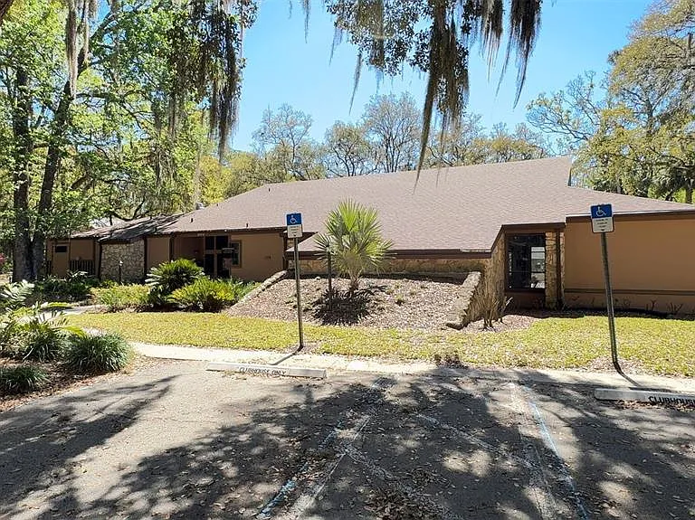 2 Pine Hurst Ln #2 — Photo 17