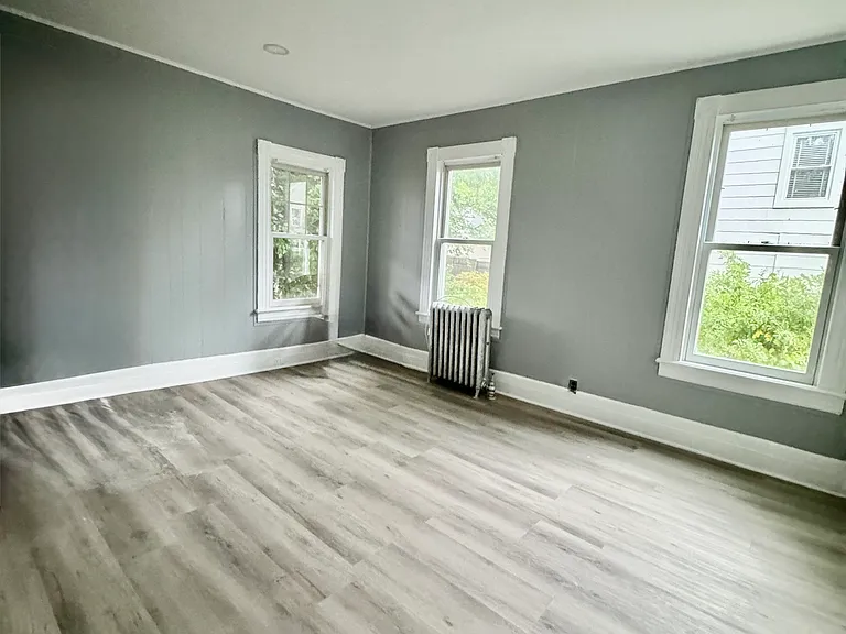11 Betts Pl — Photo 8