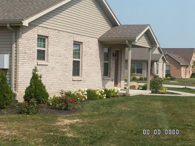 2240 Morning Glory Cir — Photo 35
