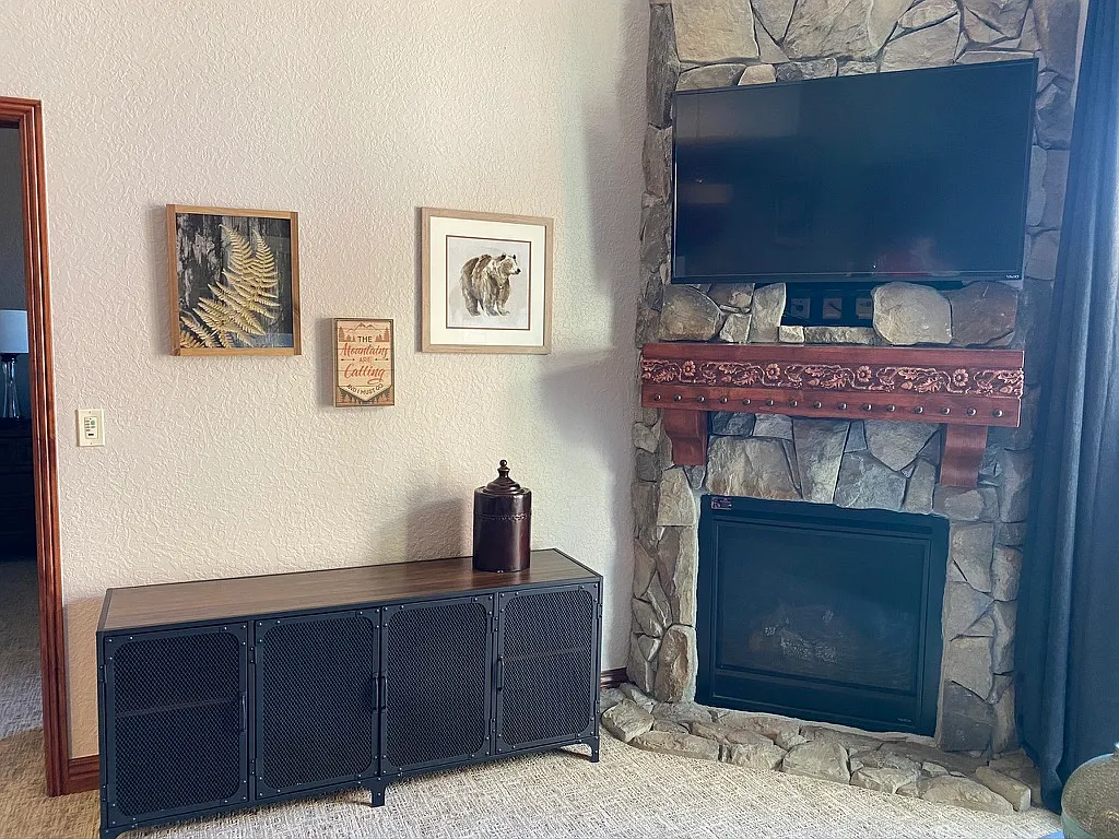 1 bed, 738 sqft, $3,250 — Photo 3