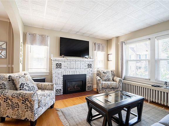 3rd image of 104 Prospect St