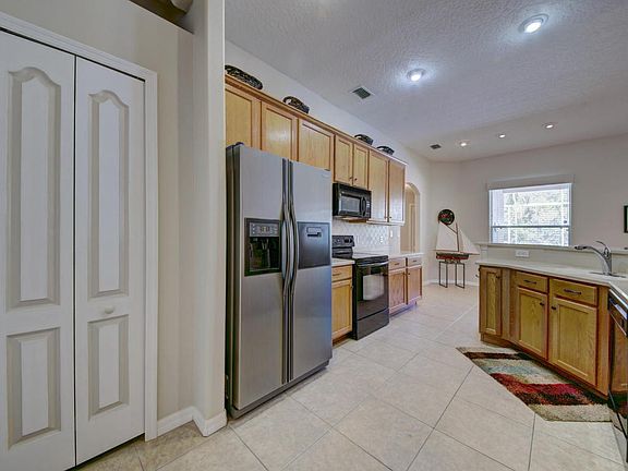5th image of 3710 Fringetree Ln