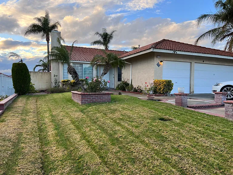 9760 Cupid Way — Photo 3