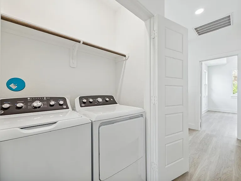 3430 Mount Pleasant St #B — Photo 17