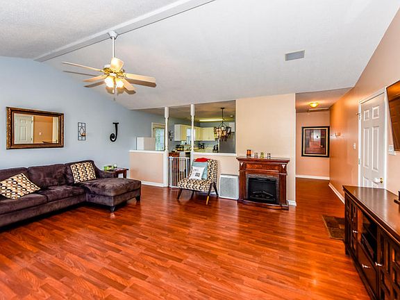 3rd image of 2942 Pembroke Pl