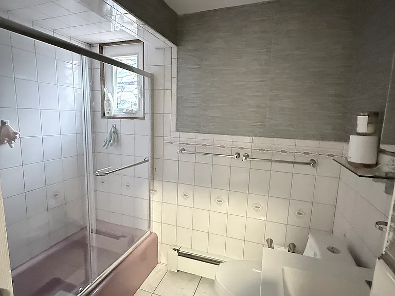 2nd floor bathroom