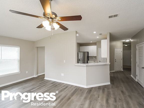4th image of 1036 Moosehead Dr