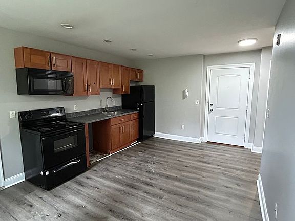 3rd image of 5700 Ogontz Ave #A105