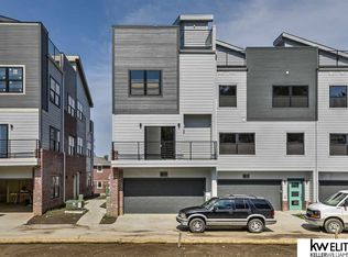 3142 Mayberry Ct, Omaha, NE 68105