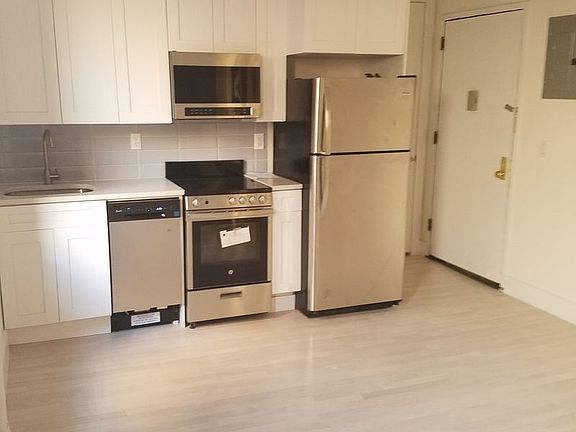 4th image of 55 Linden Blvd APT 6