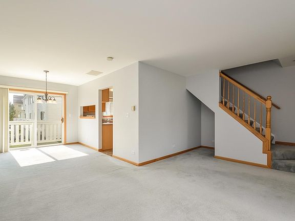 5th image of 2857 N Augusta Dr