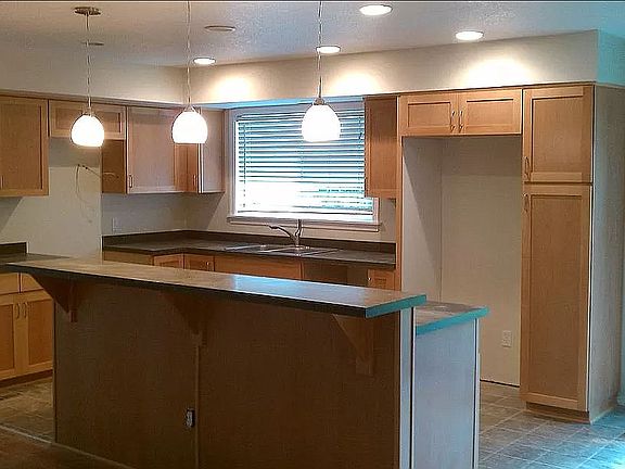 5th image of 11717 SE McGillivray Blvd
