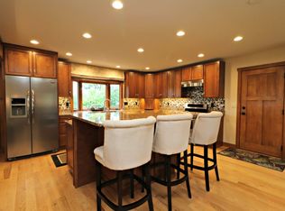 4711 Carriage Hills Dr, Rapid City, SD 57702