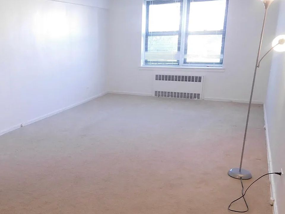 1st image of 21610 77th Ave
