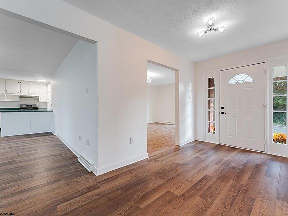 4th image of 801 Cottonwood St