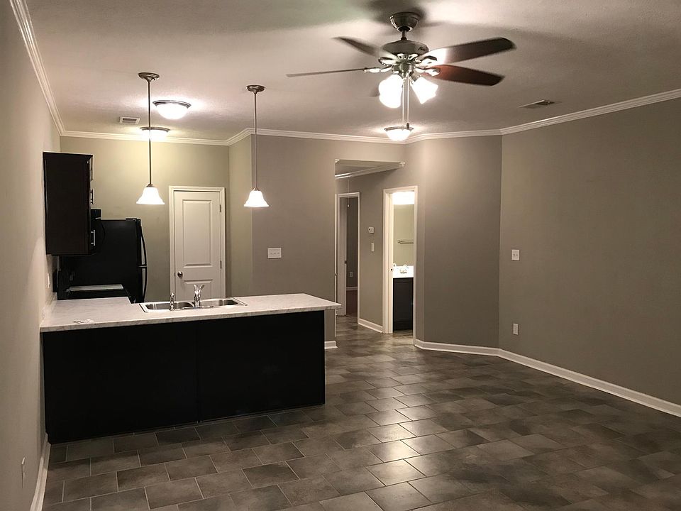 1st image of 31 Black Oak Dr