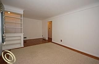 4th image of 780 Parkview Dr