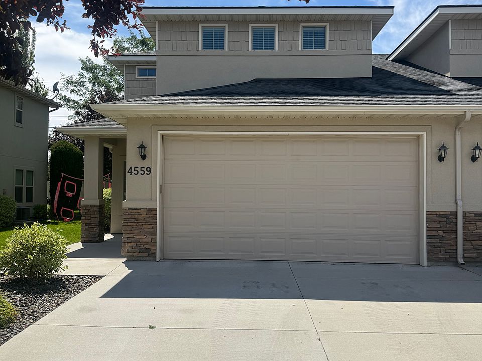 1st image of 4559 N Dustod Ave