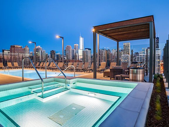 5th image of 905 N Orleans St #2184210