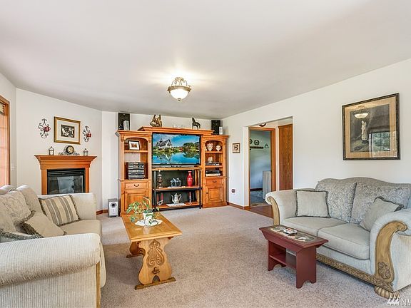 4th image of 30733 76th Ave NW
