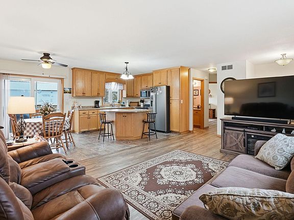 2nd image of 210 Carroll Ct