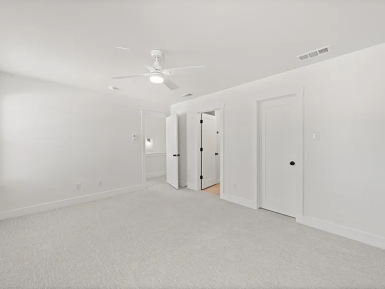 5811 S 31st St #605 — Photo 18