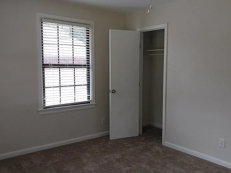 218 Betty Rd — Photo 15