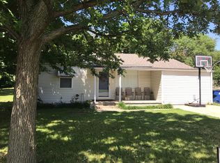 121 N 1st Ave, Clearwater, KS 67026