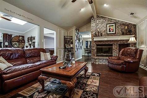 2nd image of 800 Shady Creek Dr