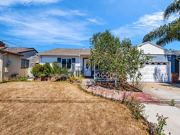 4th image of 21032 Gribben Ave