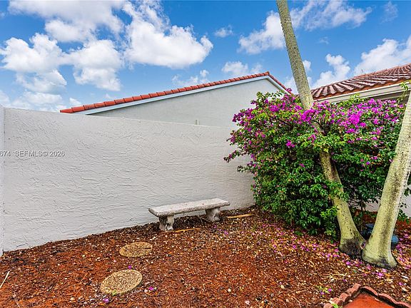 3rd image of 15139 SW 92nd Ter