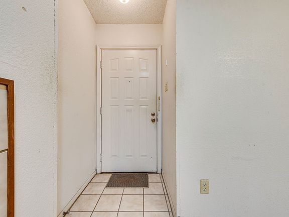 4th image of 2014 Willoughby Ln APT 4612
