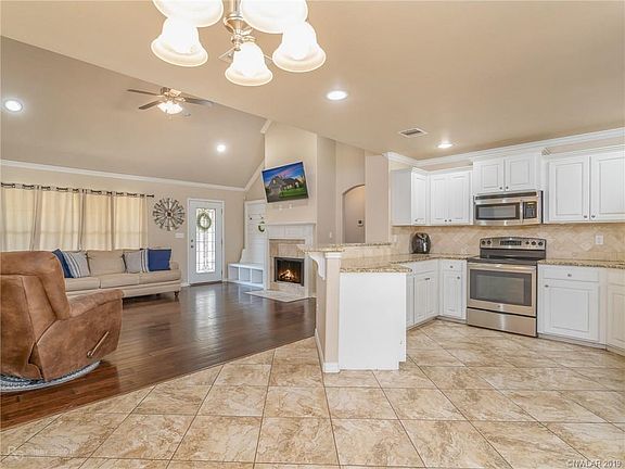 2nd image of 212 Southern Creek Cir