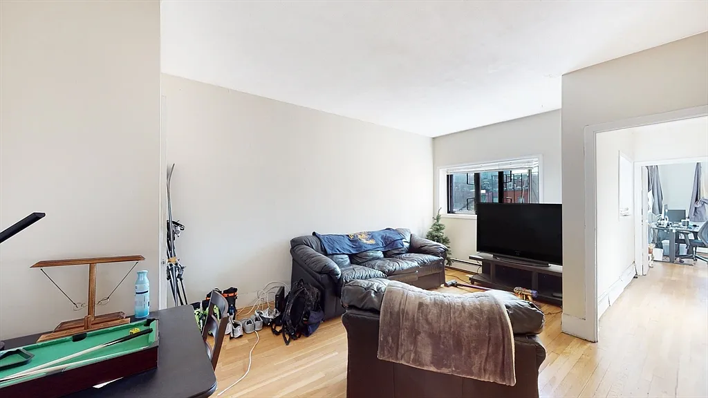Building Photo - 513 Beacon St #10