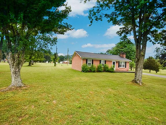 2nd image of 113 Moore Dr