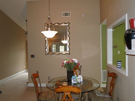 4th image of 2947 Southshore Ct