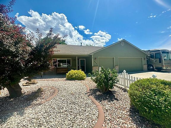 3rd image of 300 Elderberry Dr